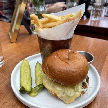 Cindy's Rooftop - Burger - New American Near Me - Chicago, Illinois Cindy's Rooftop - Burger - New American Near Me - Chicago, Illinois