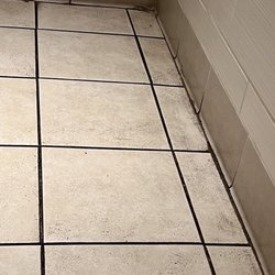 Starbucks - Women's bathroom