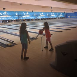 Kids had a great time bowling in their 7th birthday!