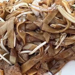 Victoria Oriental Restaurant - Fried rice noodle with beef