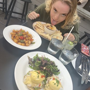 Haven Rooftop - Eggs Benedict, Homefries, Hummus & Pita - Lounges Near Me - New York, New York Haven Rooftop - Eggs Benedict, Homefries, Hummus & Pita - Lounges Near Me - New York, New York