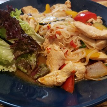 Samui - Chicken pad kimao - Thai Near Me - Kraków, Massachusetts Samui - Chicken pad kimao - Thai Near Me - Kraków, Massachusetts