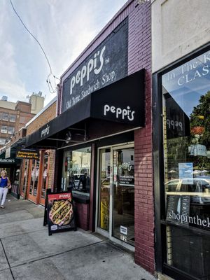 Peppi's by null