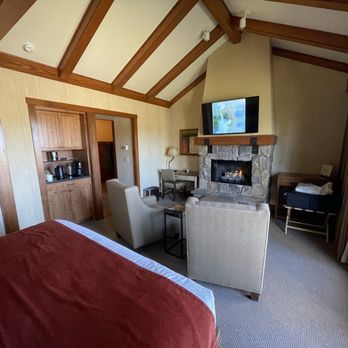 Sunriver Resort - Make sure to stay upstairs to get the pitched ceiling. - Resorts Near Me - Sunriver, Oregon