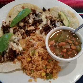 Las Cocinas - Mexican street tacos (beef and chicken fajita, sans chorizo). - Mexican Near Me - Bastrop, Texas