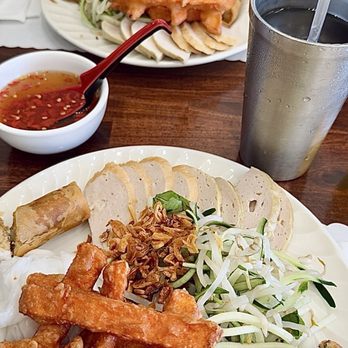 Banh Cuon Thanh Tri - #11 ~ banh cuon thit va banh uot - Vietnamese Near Me - Westminster, California Banh Cuon Thanh Tri - #11 ~ banh cuon thit va banh uot - Vietnamese Near Me - Westminster, California