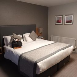 Allingham Arms Hotel - 6ft. 6 x 5ft