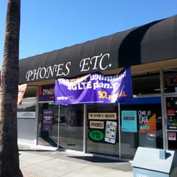 Phones Etc - This is what the place looks like on the outside. Nice front.