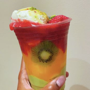 Crème et Miel - Strawberry/mango/avocado drink - Patisserie/Cake Shop Near Me - Toronto, Ontario