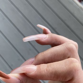 Lee's Nails And Spa Salon - Cracks on side of nail. - Nail Salons Near Me - Lincoln, Nebraska Lee's Nails And Spa Salon - Cracks on side of nail. - Nail Salons Near Me - Lincoln, Nebraska