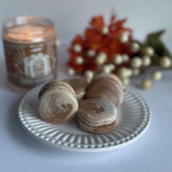 Sweet Benefits - Cinnamon roll French macaron - Desserts Near Me Sweet Benefits - Cinnamon roll French macaron - Desserts Near Me