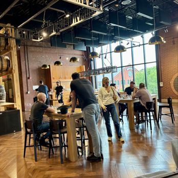Angel's Envy - Tasting room/bar area - Distilleries Near Me - Louisville, Kentucky