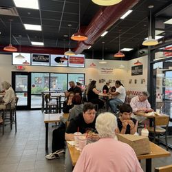 Five Guys - Inside