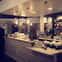 R & R Tanning And Spa