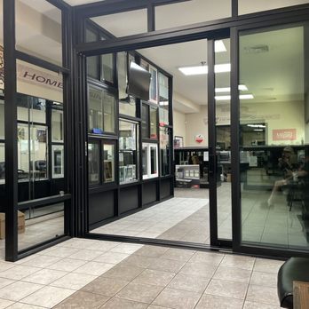 Fast Glass - Separate waiting areas for home and auto. - Auto Glass Services Near Me - Sparks, Nevada Fast Glass - Separate waiting areas for home and auto. - Auto Glass Services Near Me - Sparks, Nevada