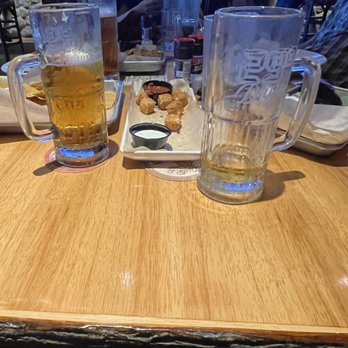 Twin Peaks - Tall Beers - New American Near Me - Pembroke Pines, Florida Twin Peaks - Tall Beers - New American Near Me - Pembroke Pines, Florida