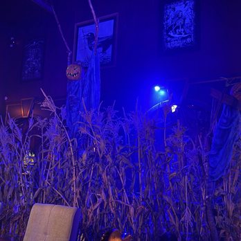 Raven’s Manor - Creepy Halloween corn maze decor - Cocktail Bars Near Me - Portland, Oregon Raven’s Manor - Creepy Halloween corn maze decor - Cocktail Bars Near Me - Portland, Oregon