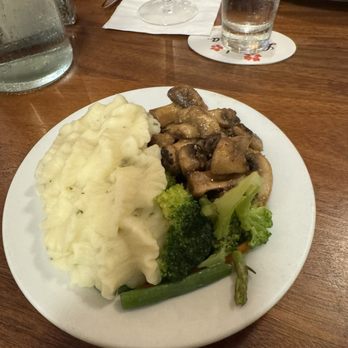 Wrangler's Steakhouse - The side dish mixed veggies mushrooms and garlic mashed potatoes - Steakhouses Near Me - Waimea, Hawaii