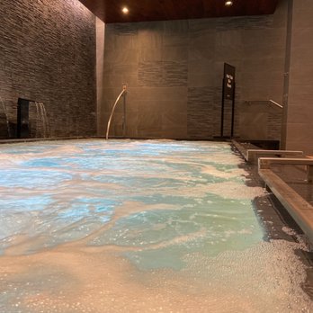 Midtown Athletic Club - Hot tub time machine - Tennis Near Me - Chicago, Illinois