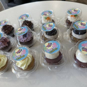 Doodlecakes - Dozen cupcakes of the day. 2 flavors each- lemon, chocolate, red velvet, Oreo, ube, carrot - Bakeries Near Me - Alameda, California