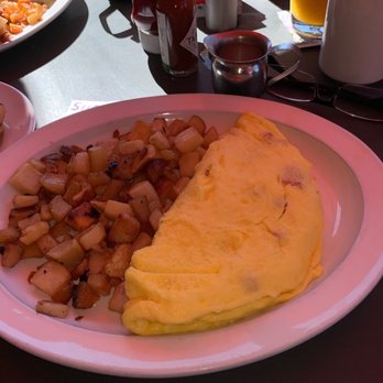 Wild Eggs - Ham and American cheese omelette - Breakfast & Brunch Near Me - Lexington, Kentucky Wild Eggs - Ham and American cheese omelette - Breakfast & Brunch Near Me - Lexington, Kentucky
