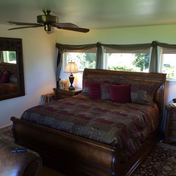 Colette's Bed and Breakfast - The Azalea Suite - Bed & Breakfast Near Me - Port Angeles, Washington