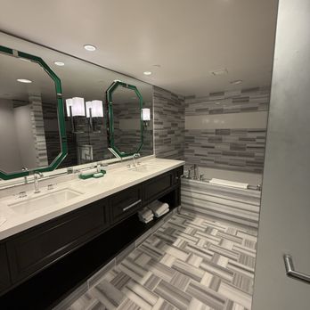 Caesars Palace - Bathroom - Hotels Near Me - Las Vegas, Nevada Caesars Palace - Bathroom - Hotels Near Me - Las Vegas, Nevada