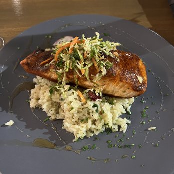 Dewberry 1850 Restaurant & Lounge - Salmon (4.5/5) - Breakfast & Brunch Near Me - Dayton Marriott, Ohio