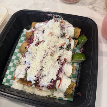 La Mezcla - Chicken flautas - Food Trucks Near Me La Mezcla - Chicken flautas - Food Trucks Near Me