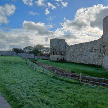 Pevensey Castle - Castles Near Me - Pevensey, ESX