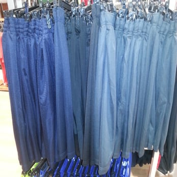 DICK'S Sporting Goods - Gym shorts - Sports Wear Near Me - Stockton, California