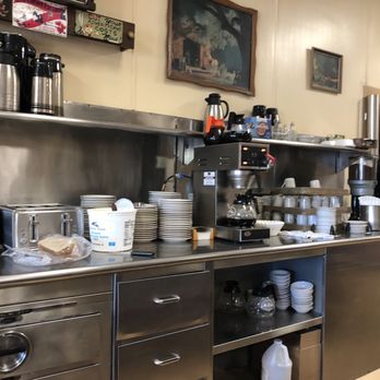 Kelcy's Restaurant - Sitting at the counter - American Near Me - Tehachapi, California