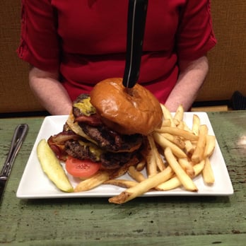 Uncle Buck's Fishbowl & Grill - Trophy Burger - American Near Me - Memphis, Tennessee