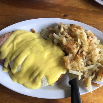 Eugene's Hitchin' Post Cafe - Eggs Benedict - Diners Near Me - Molalla, Oregon