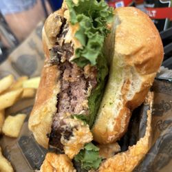 Buffalo River Works - Flying Buffalo Burger - med rare