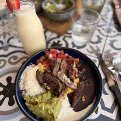 Ojo de Agua - MEXICAN BOWL and Guanabana juice