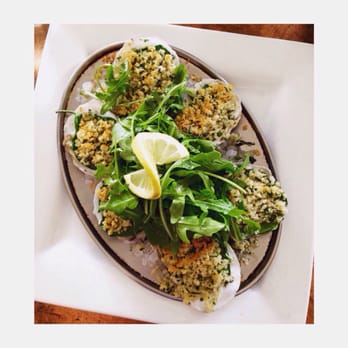 Hillside Farmacy - Hillside rock oysters - New American Near Me - Austin, Texas