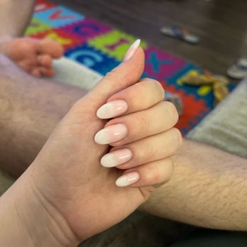 Mona Nail Studio - Ombré hard gel - Nail Technicians Near Me - Los Angeles, California