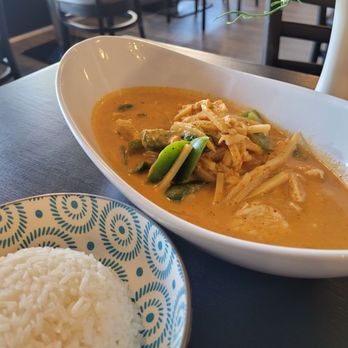 That's thai food - Red curry with chicken level 2 spice - Thai Near Me - Springfield, New Jersey