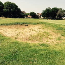 Lakeside Golf Club - The bunkers are overgrown with weeds!  What a shame!