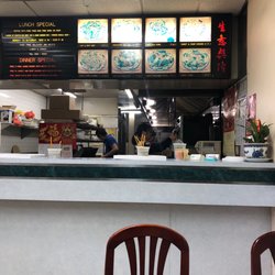 Great Wall Kitchen - The owner at work !