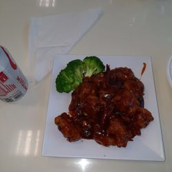 Hoja Asian Fusion - Hoja Asian Fusion does it again! The General Tso's chicken.