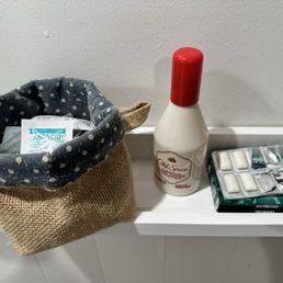 You hardly ever see essentials in the men's room
