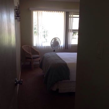 La Jolla Riviera Inn - Bedroom entrance - Hotels Near Me - La Jolla, California La Jolla Riviera Inn - Bedroom entrance - Hotels Near Me - La Jolla, California