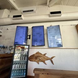 Seven Brothers - Haleiwa - Menu and entrance area