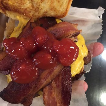 Shake Shack Chicago Athletic Association - Single cheeseburger w/bacon and ketchup - Fast Food Near Me - Chicago, Illinois Shake Shack Chicago Athletic Association - Single cheeseburger w/bacon and ketchup - Fast Food Near Me - Chicago, Illinois