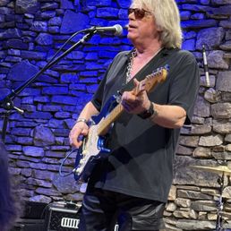 Brad "Guitar" Wilson A terrific show w great band! Brad "Guitar" Wilson A terrific show w great band!