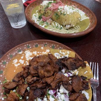Rosa Madera - Chilaquiles verdes con asada - Mexican Near Me - Santa Ana, California