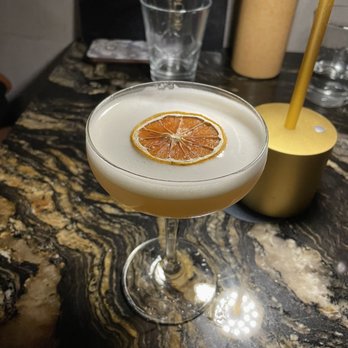 Next Door - Huff & Puff - Speakeasies Near Me - Boston, Massachusetts