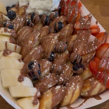 Fraise Cafe - Fraise Classic - full video review on ig @waydirtydiet - Creperies Near Me - Fullerton, California